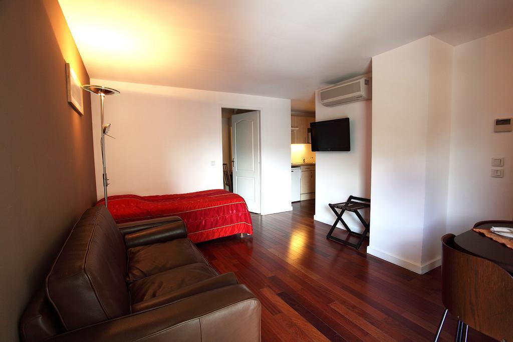 Hotel La Scala Pithiviers Bagian luar foto