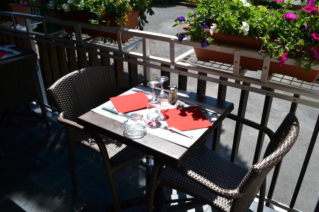 Hotel La Scala Pithiviers Bagian luar foto
