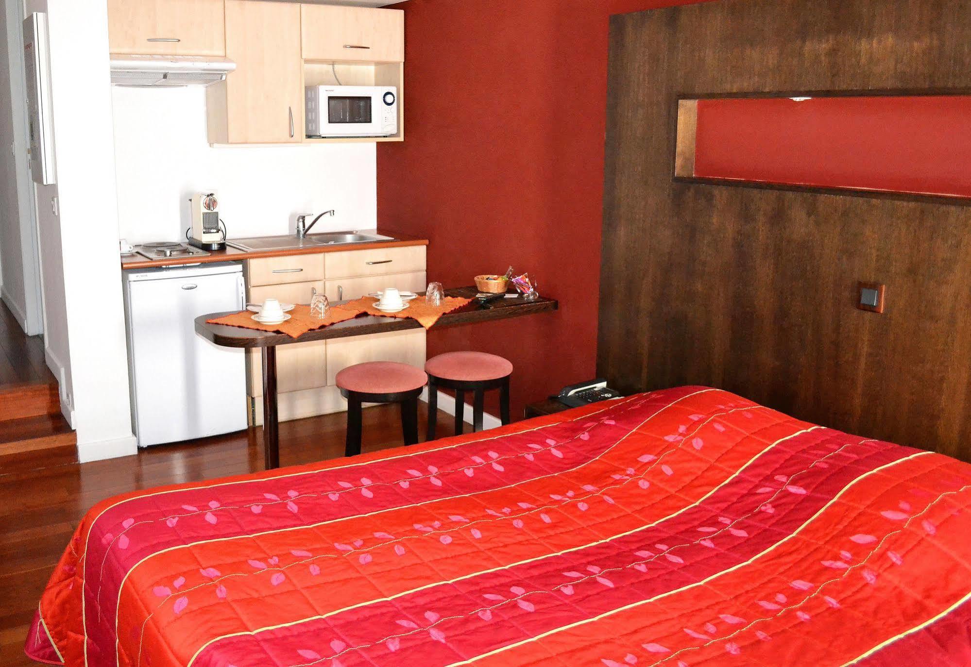 Hotel La Scala Pithiviers Bagian luar foto
