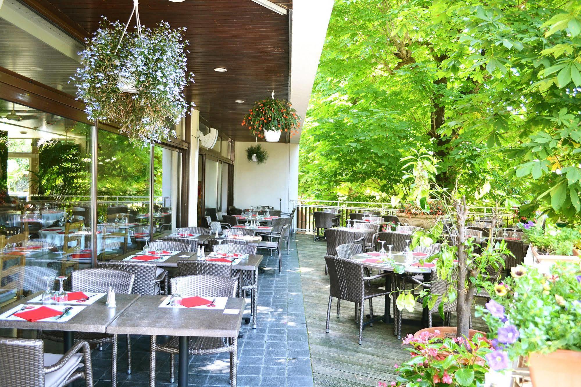 Hotel La Scala Pithiviers Bagian luar foto