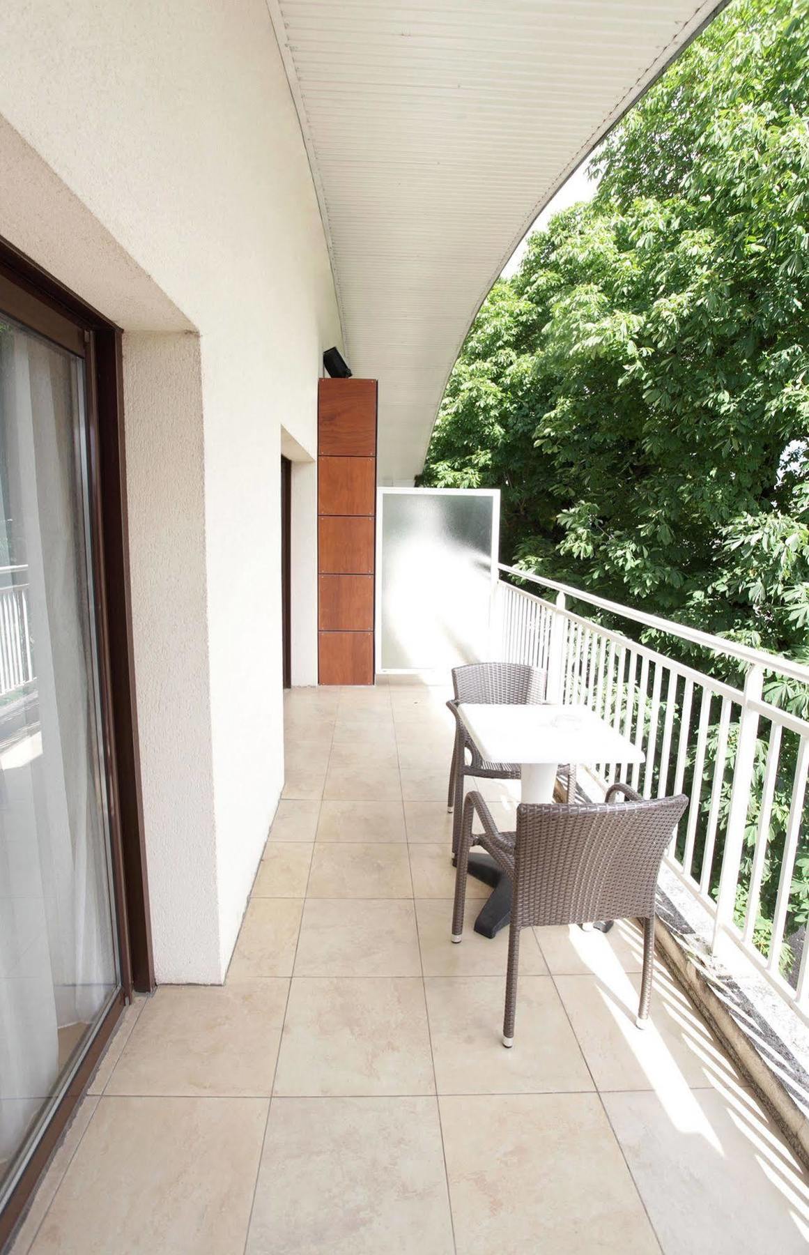 Hotel La Scala Pithiviers Bagian luar foto