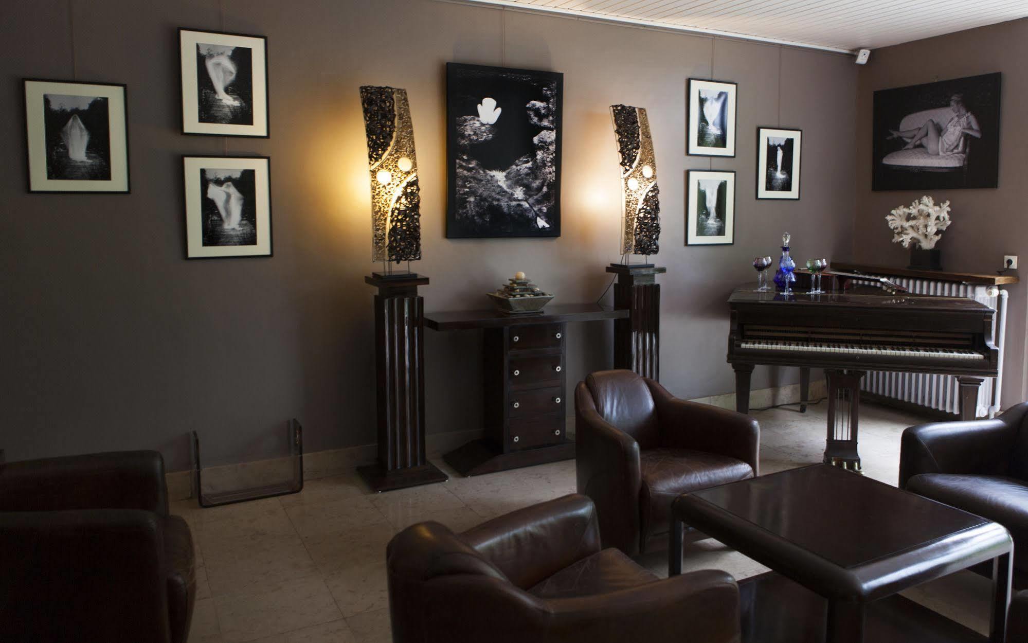 Hotel La Scala Pithiviers Bagian luar foto