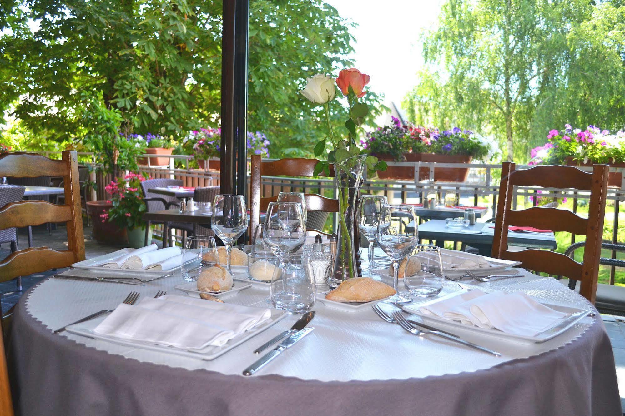Hotel La Scala Pithiviers Bagian luar foto